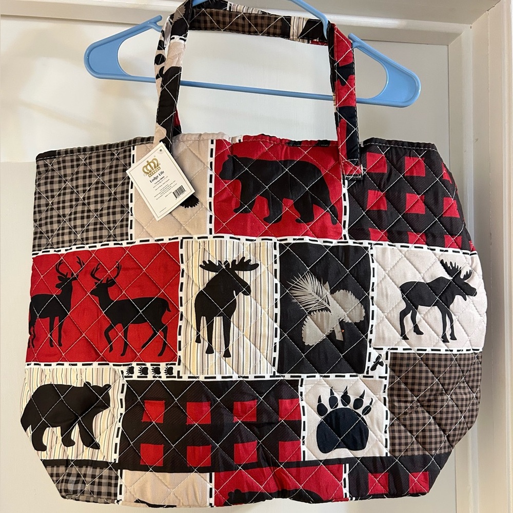 Lodge Life quilted tote bag & Virah Bella Quilted Sherpa Throw - Picture 3 of 13